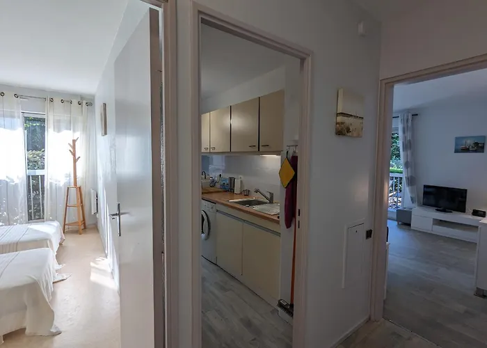 Centre - Joli T3 Confort - 4 Personnes - Balcons - Parking Securise - Fr-1-420-34 *