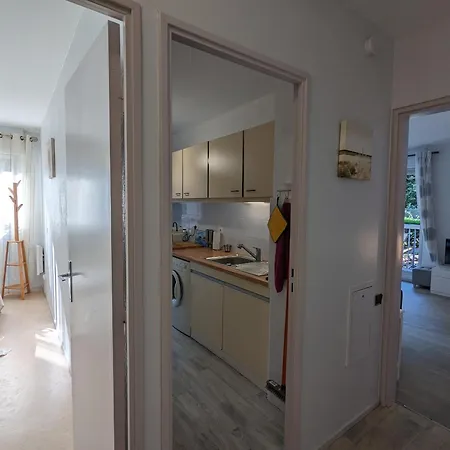 Centre - Joli T3 Confort - 4 Personnes - Balcons - Parking Securise - Fr-1-420-34 *