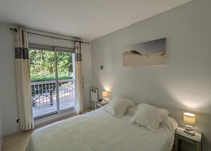 شقة Centre - Joli T3 Confort - 4 Personnes - Balcons - Parking Securise - Fr-1-420-34 *